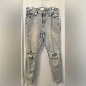 Mother Denim “the stunner zip ankle fray” in light wash size 28.